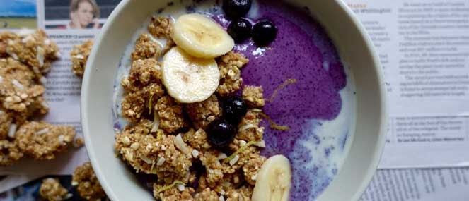 Lemon-and-Blueberry-Power-Bowl-Top-663x285
