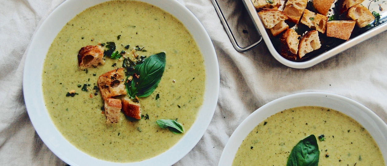 Broccoli and basil soup with garlic croutons