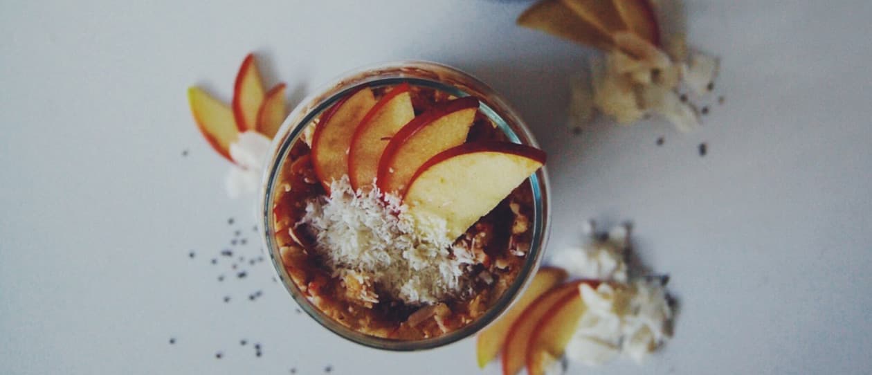 Apple crumble chia pudding with cinnamon almond sauce