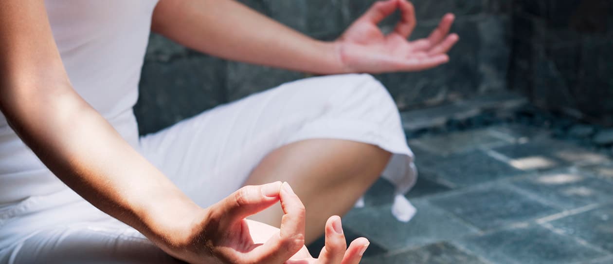 Prenatal yoga 1260x542