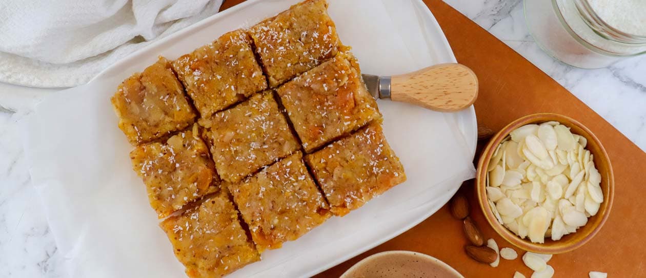Almond and apricot bars