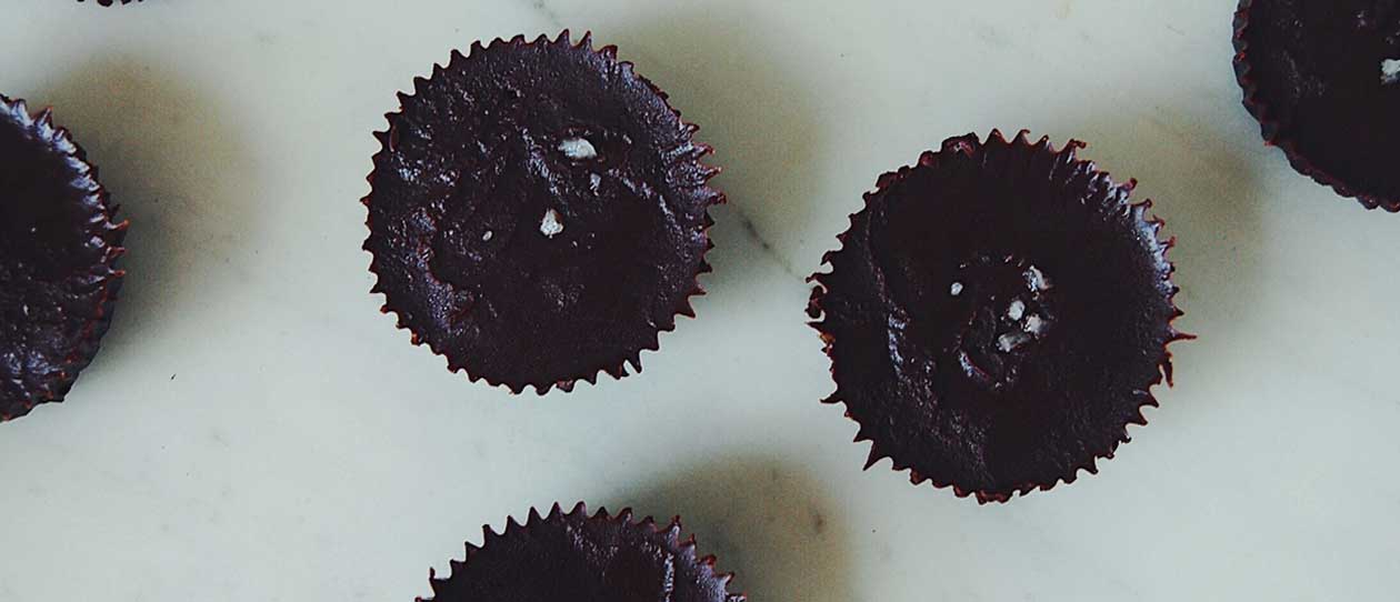 Salted caramel date cups