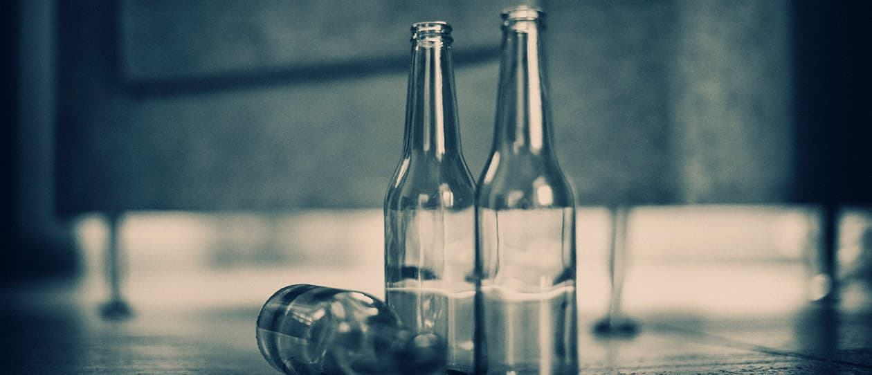 some ways alcohol plays havoc with digestive health 1260x542