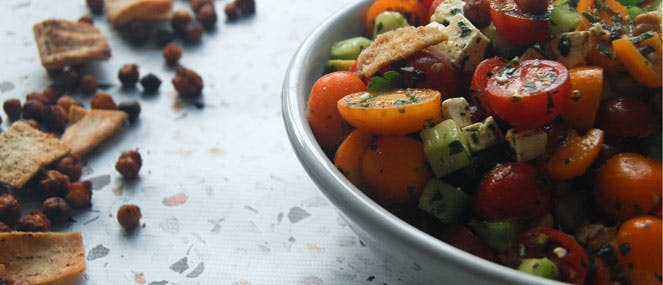 Tomato & cucumber salad with spicy chickpeas