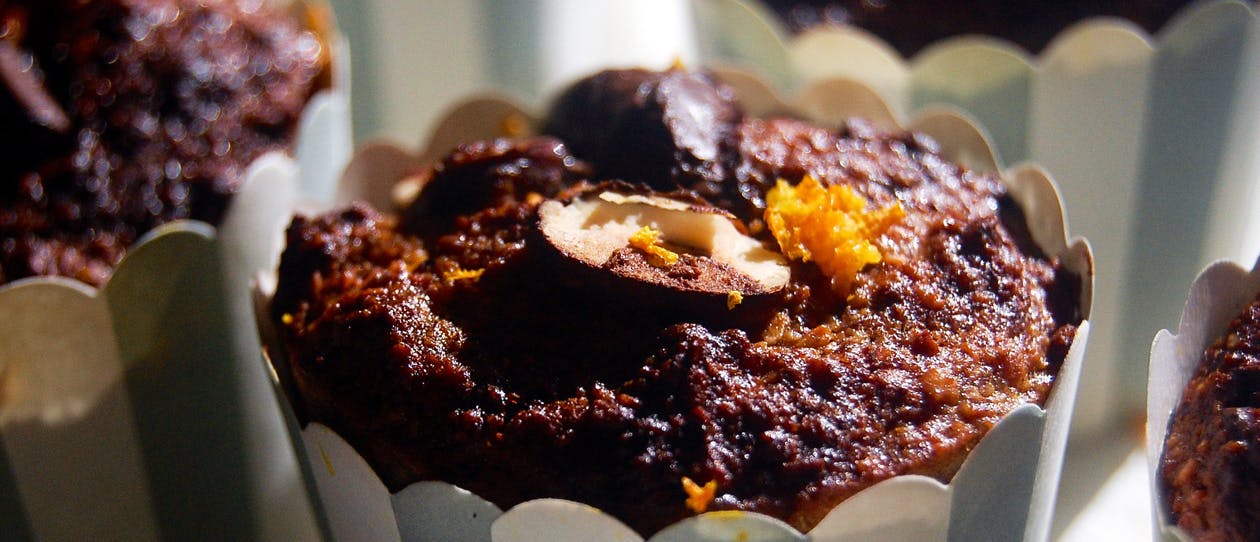 Flourless hazelnut and dark chocolate cakes